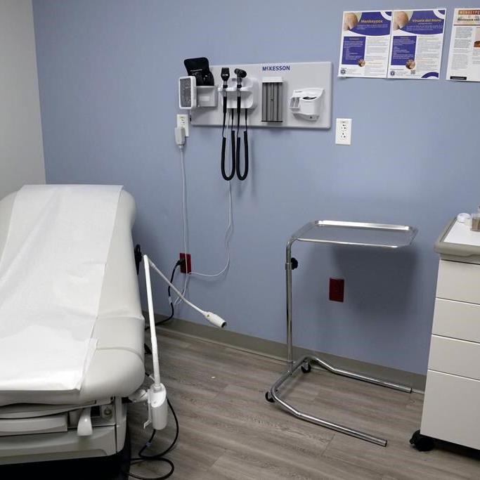 As South bans abortion, thousands turn to Illinois clinics